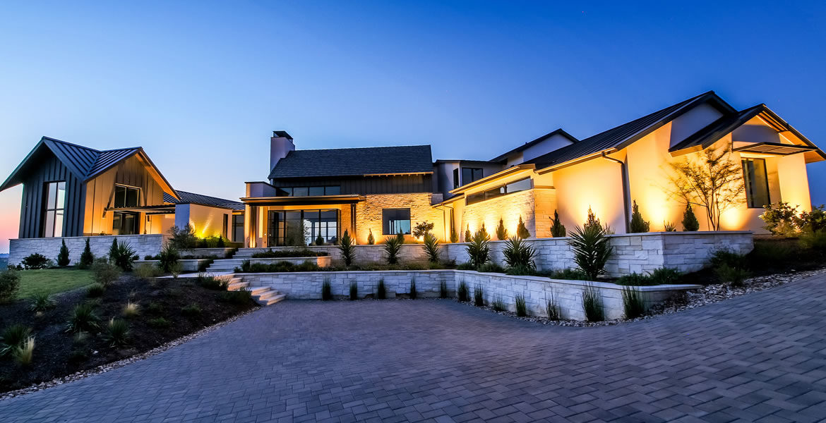 3 Reasons Austin Residents Hire Outdoor Landscape Lighting System Professionals - Outdoor Landscape Lighting Installations and Designs by Elite Lighting Designs